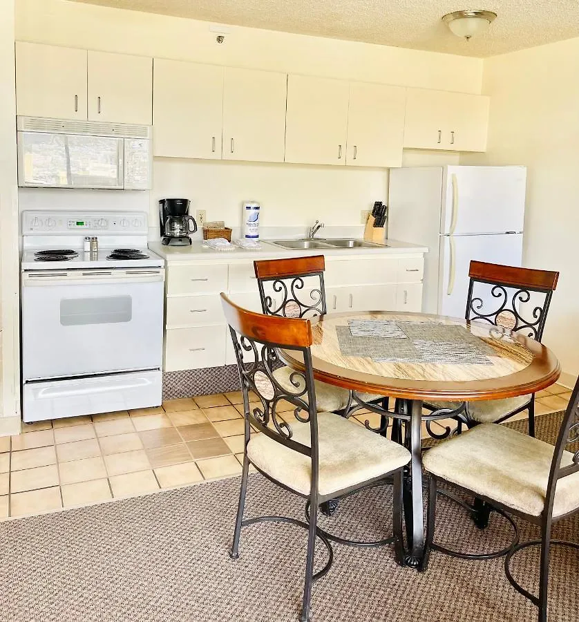 Apart-hotel Lovely 1Br Condo One Block From Waikiki Beach Honolulu