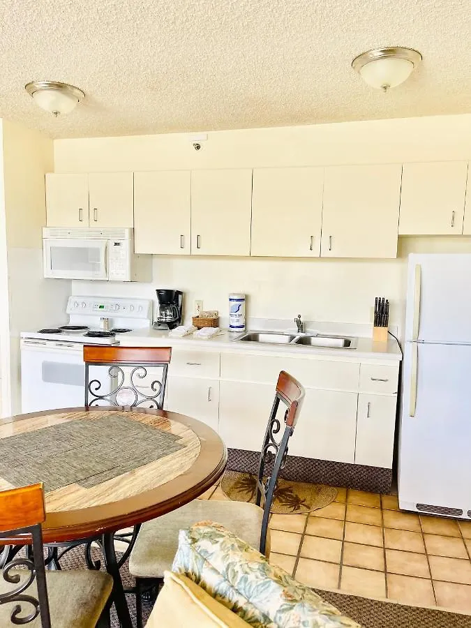 Apart-hotel Lovely 1Br Condo One Block From Waikiki Beach Honolulu