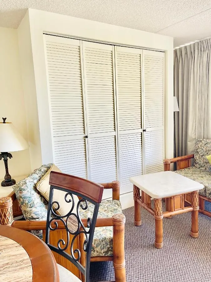 Apart-hotel Lovely 1Br Condo One Block From Waikiki Beach Honolulu